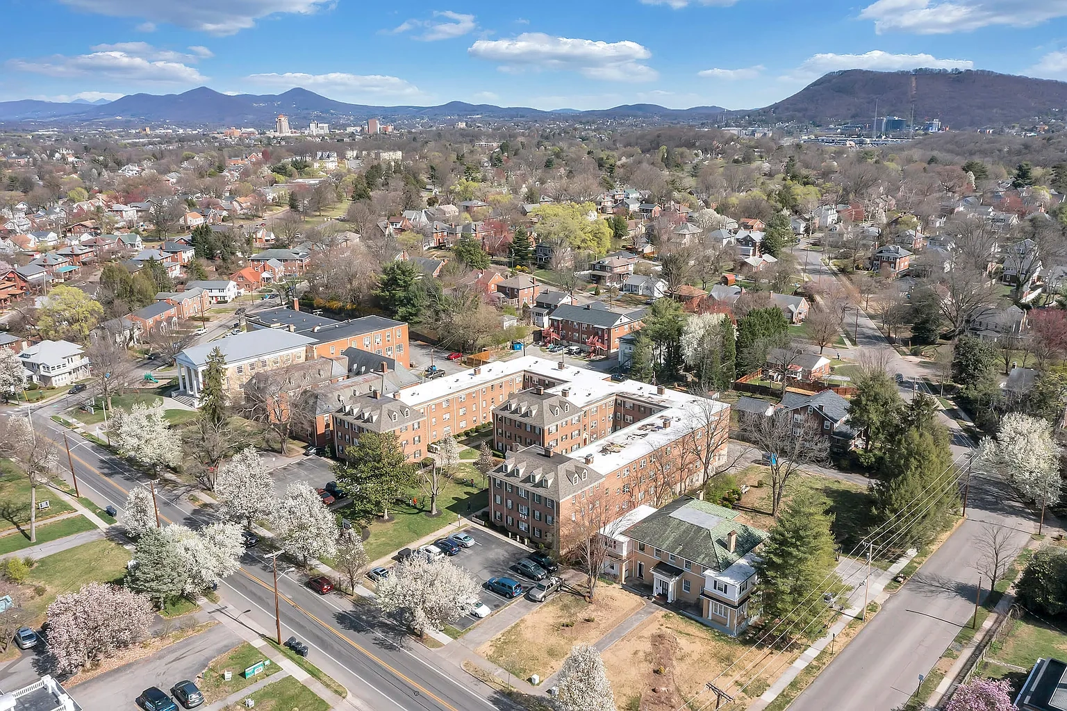 Grandin Village Apartments – photo 5