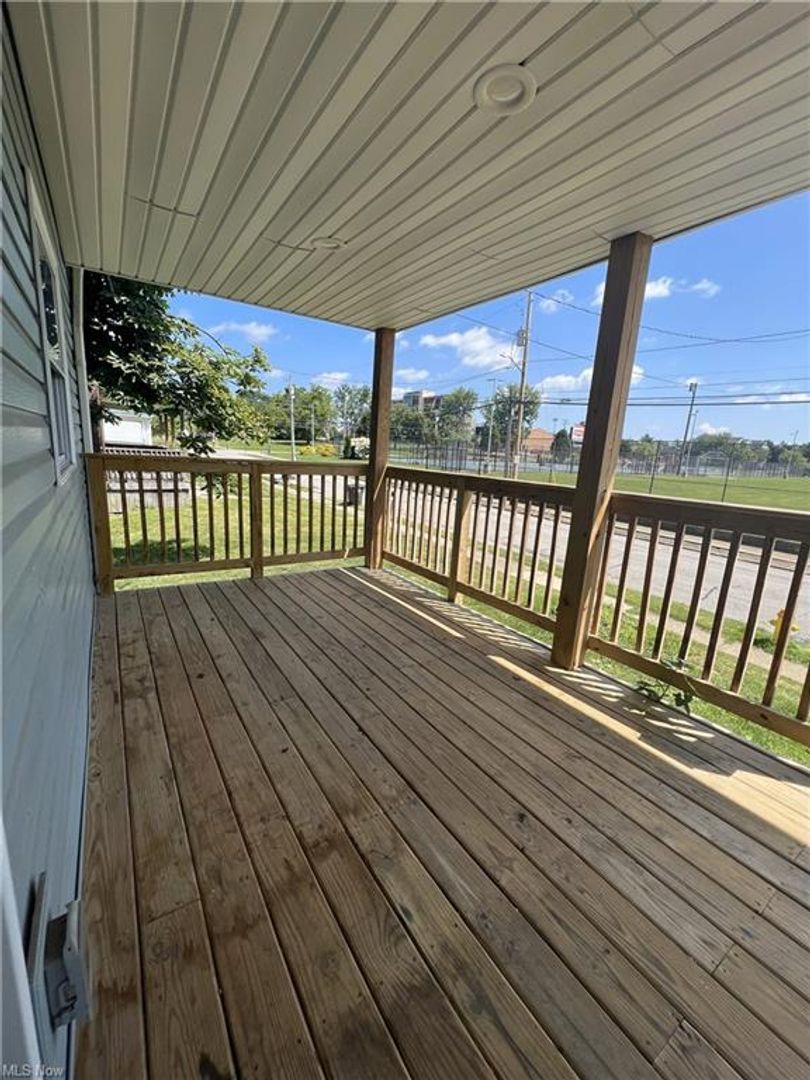 454 Kling St unit Bedroom 1 – photo 2