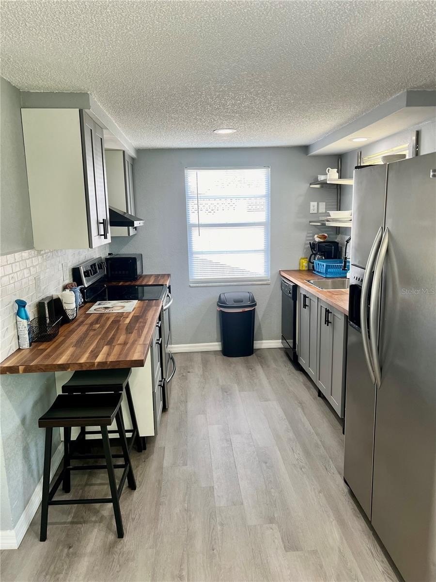 3405 Wilson Dr – photo 2