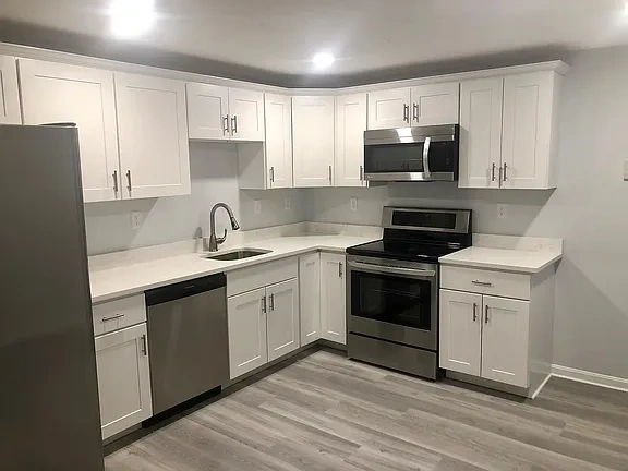 15 Enterprise St unit 2 – photo 1