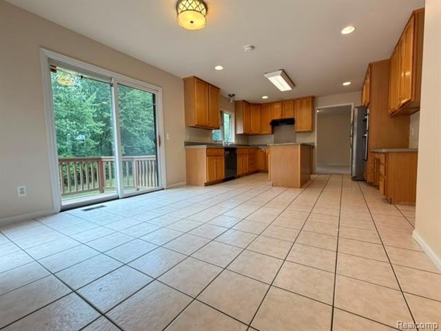 7782 Watford Dr – photo 3