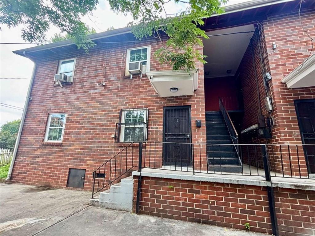 1048 Washington St SW unit 2 – photo 1