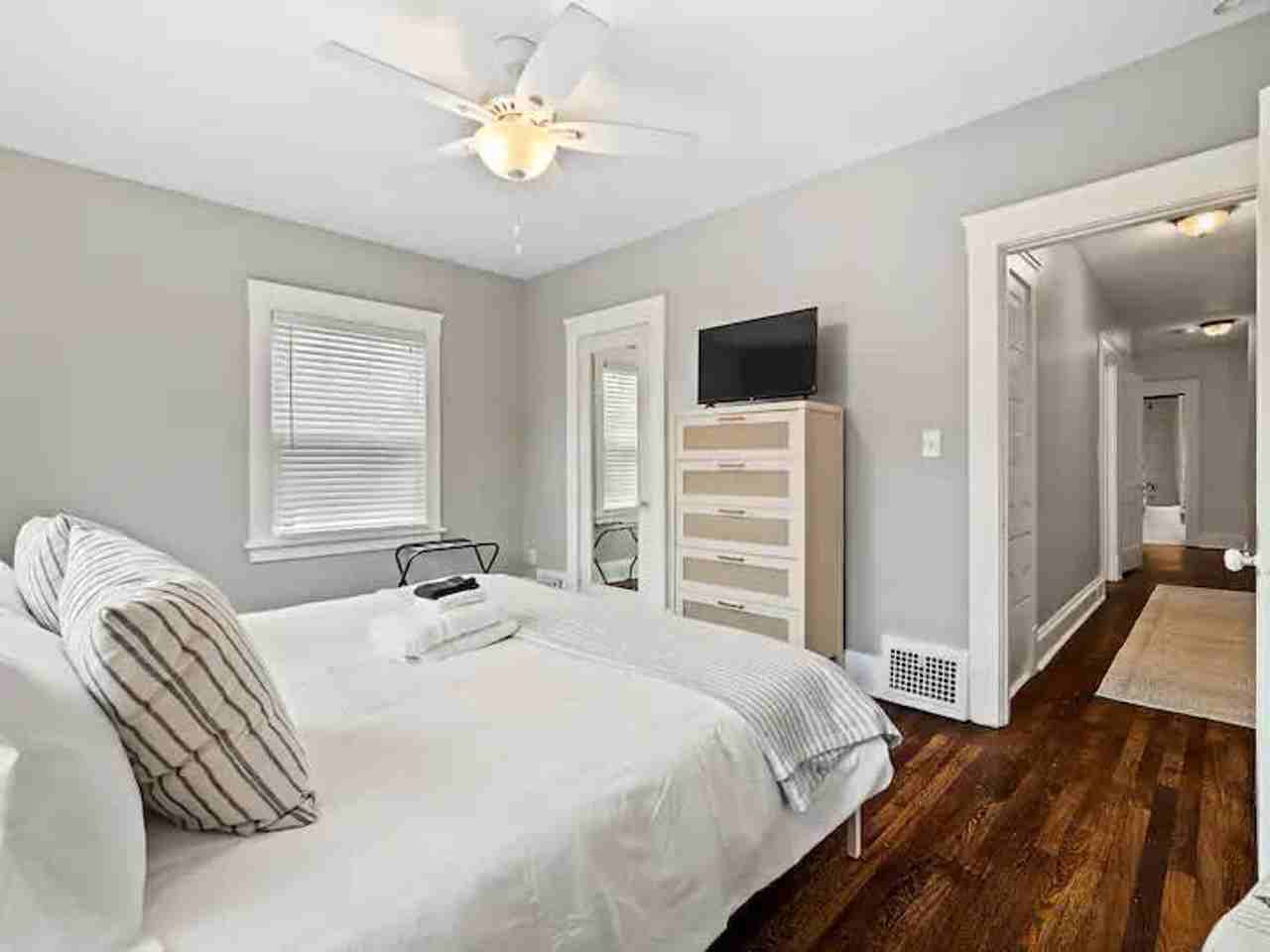 9711 Clifton Blvd unit 1593901P – photo 2