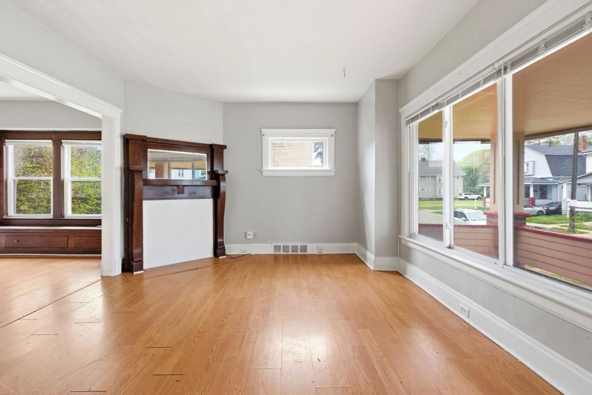 479 E 126th St – photo 4