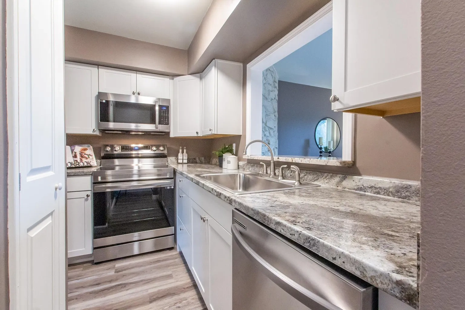 Bavarian Village on the Lake Townhomes – photo 5
