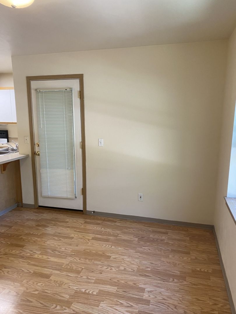 962 E 18th Ave unit 964 – photo 4