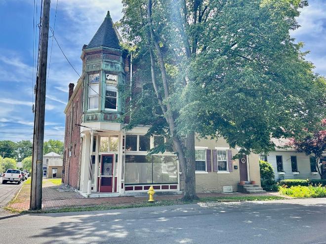 401 S 4th St – photo 1