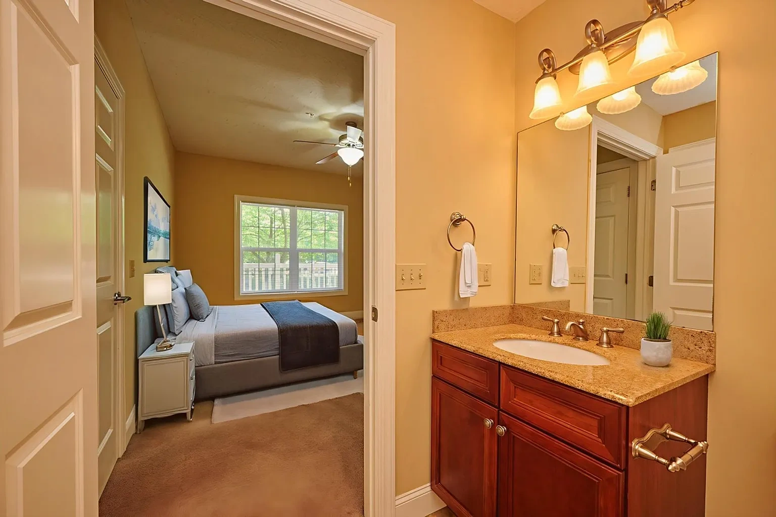 Waterford Village Apartments – photo 4