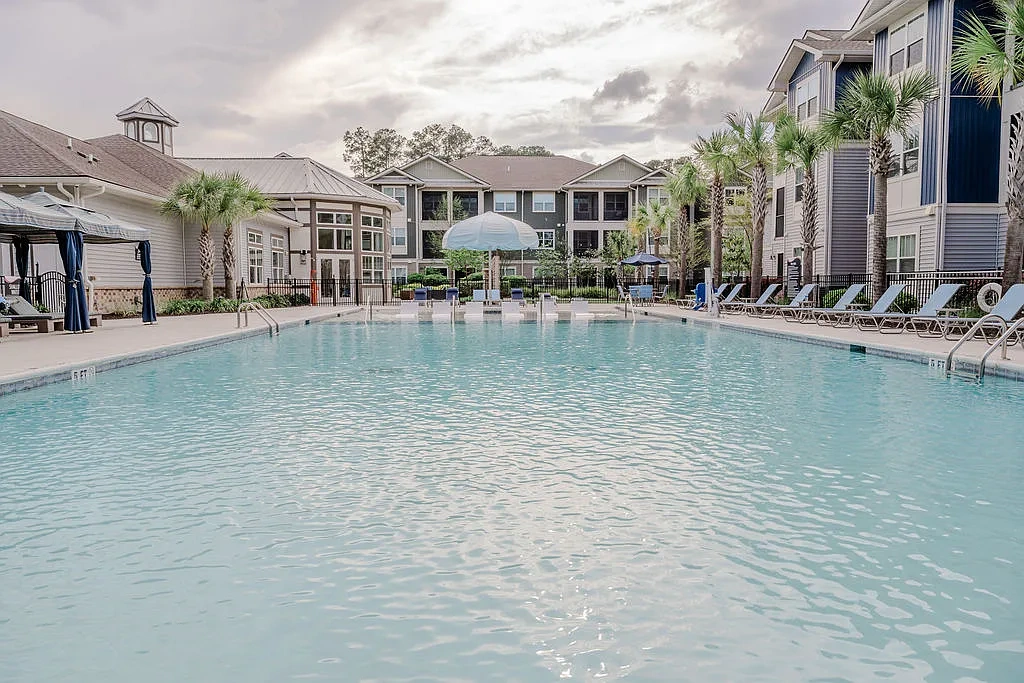 Mystic Bluff Apartments – photo 4