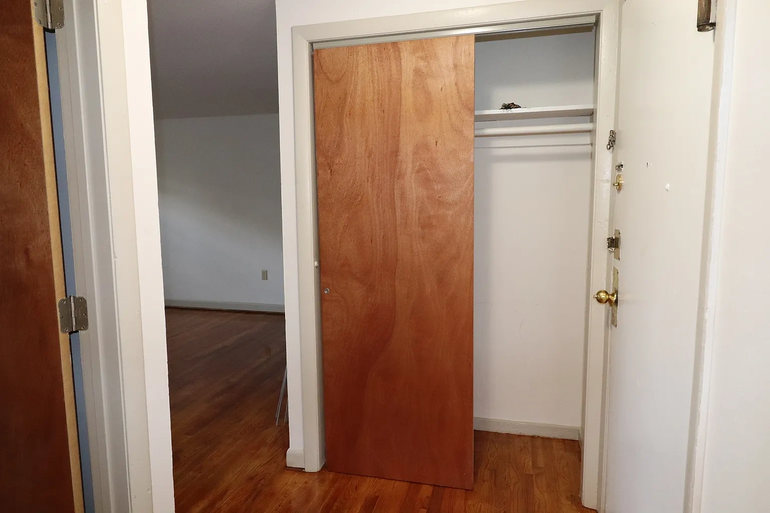 180 Bond St / Theo Investments LLC – photo 5