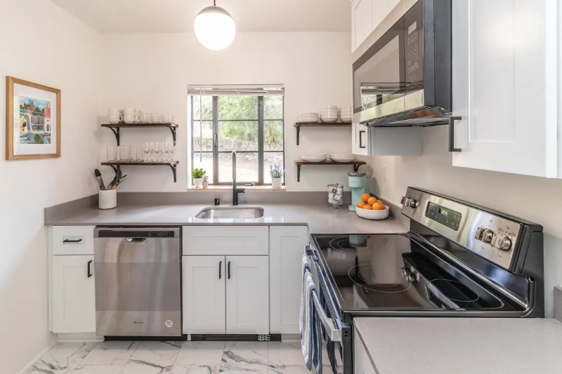 221 W 9th Ave – photo 5