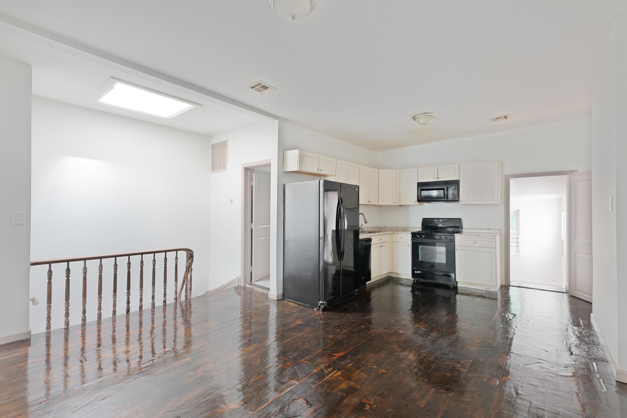80 Linden Ave #2 – photo 2