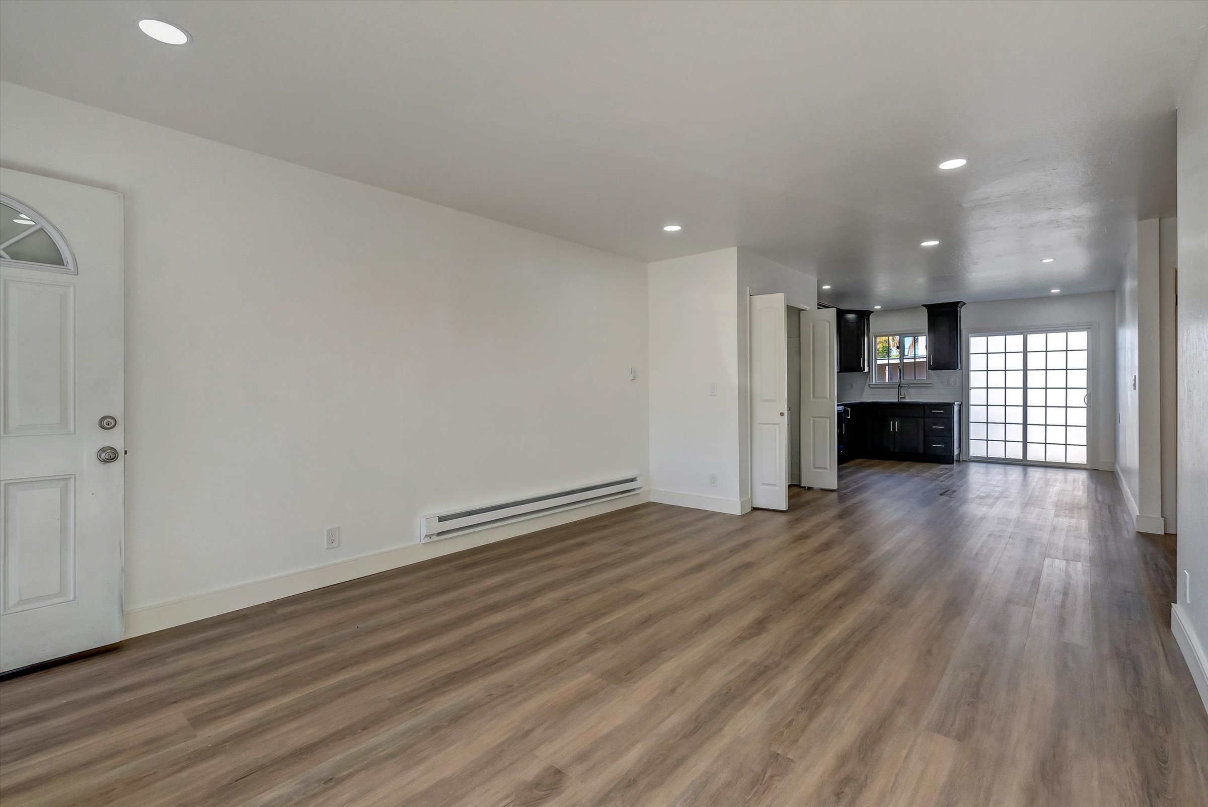 568 Simon St – photo 3