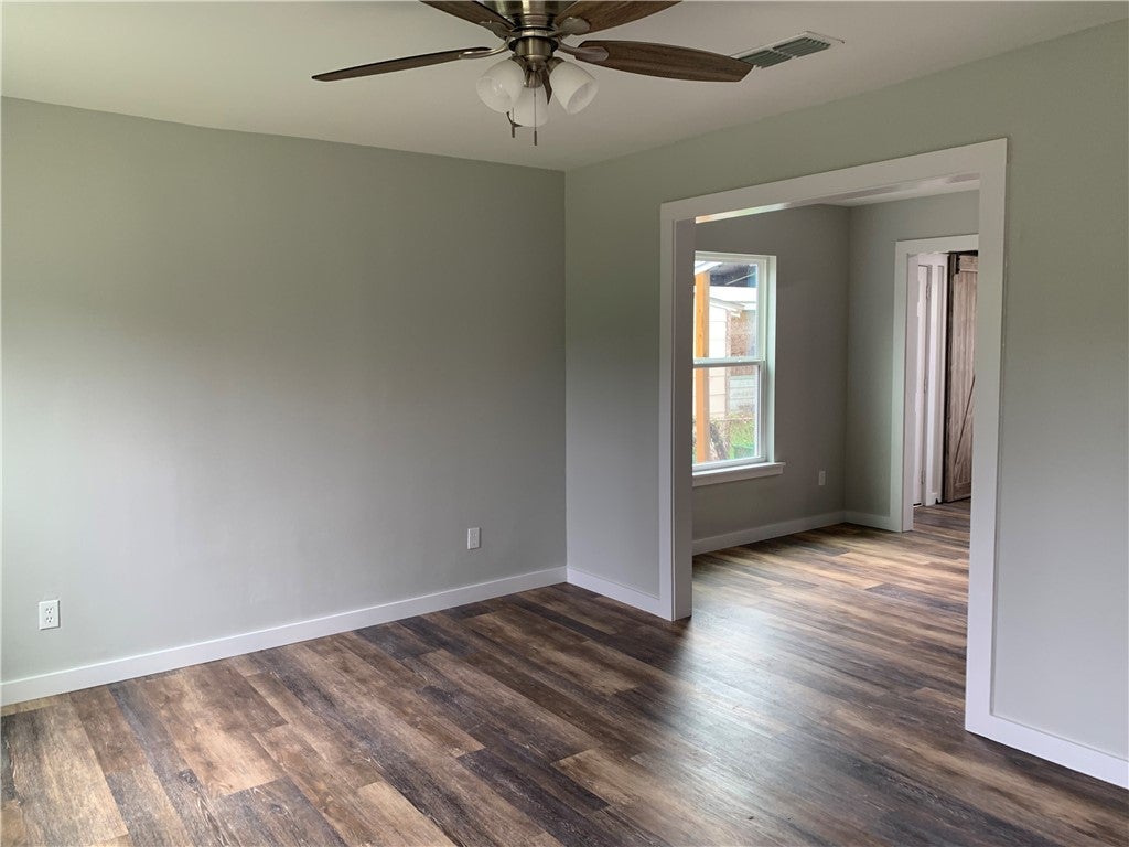 610 Caddo St – photo 4