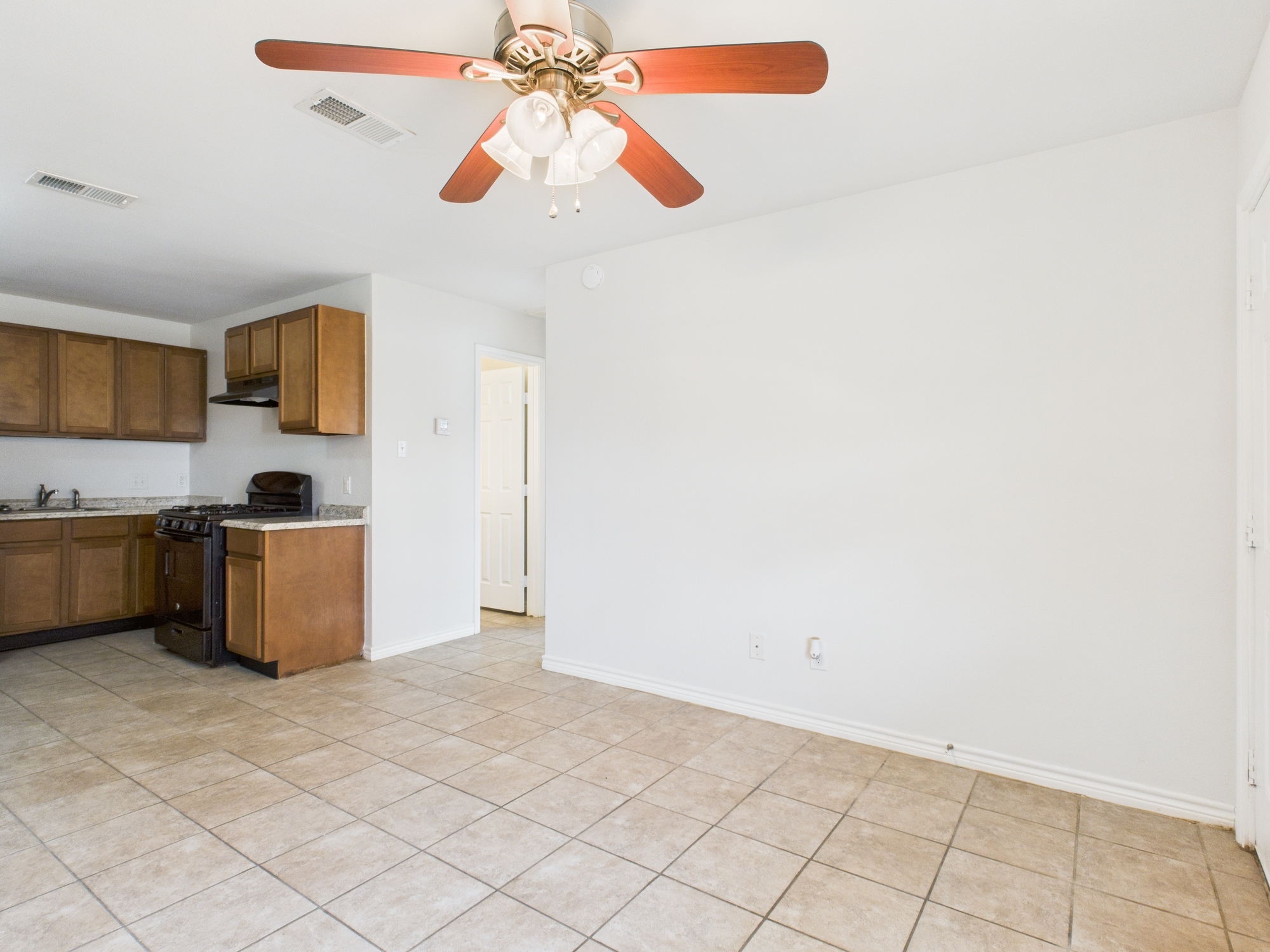 1900 Finfeather Rd – photo 4