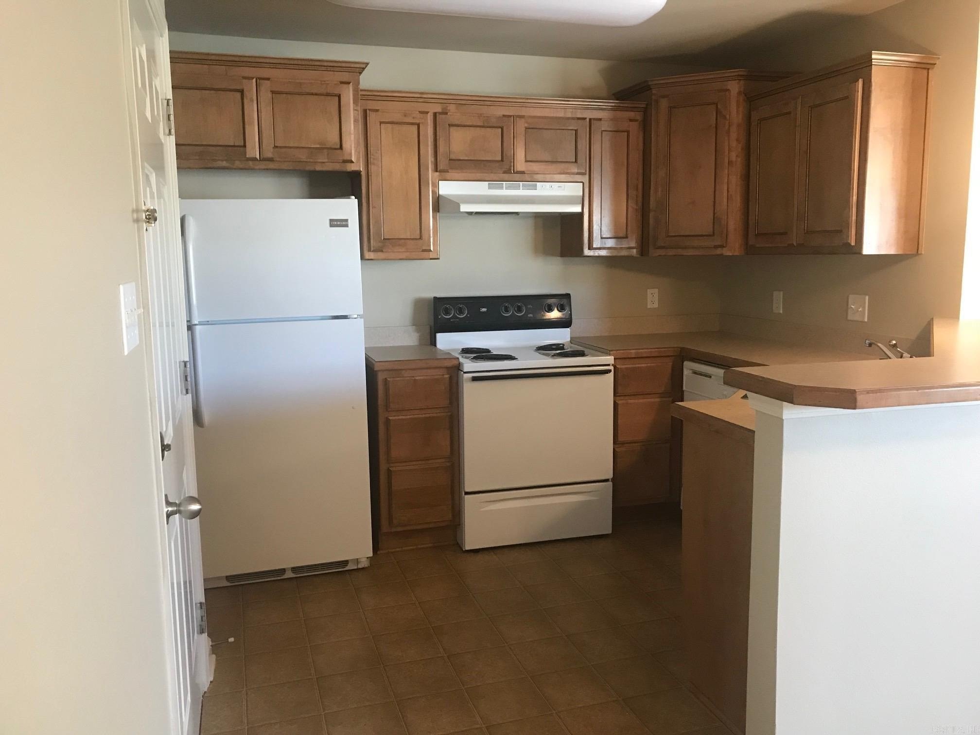 2900 Kennedy Dr – photo 3