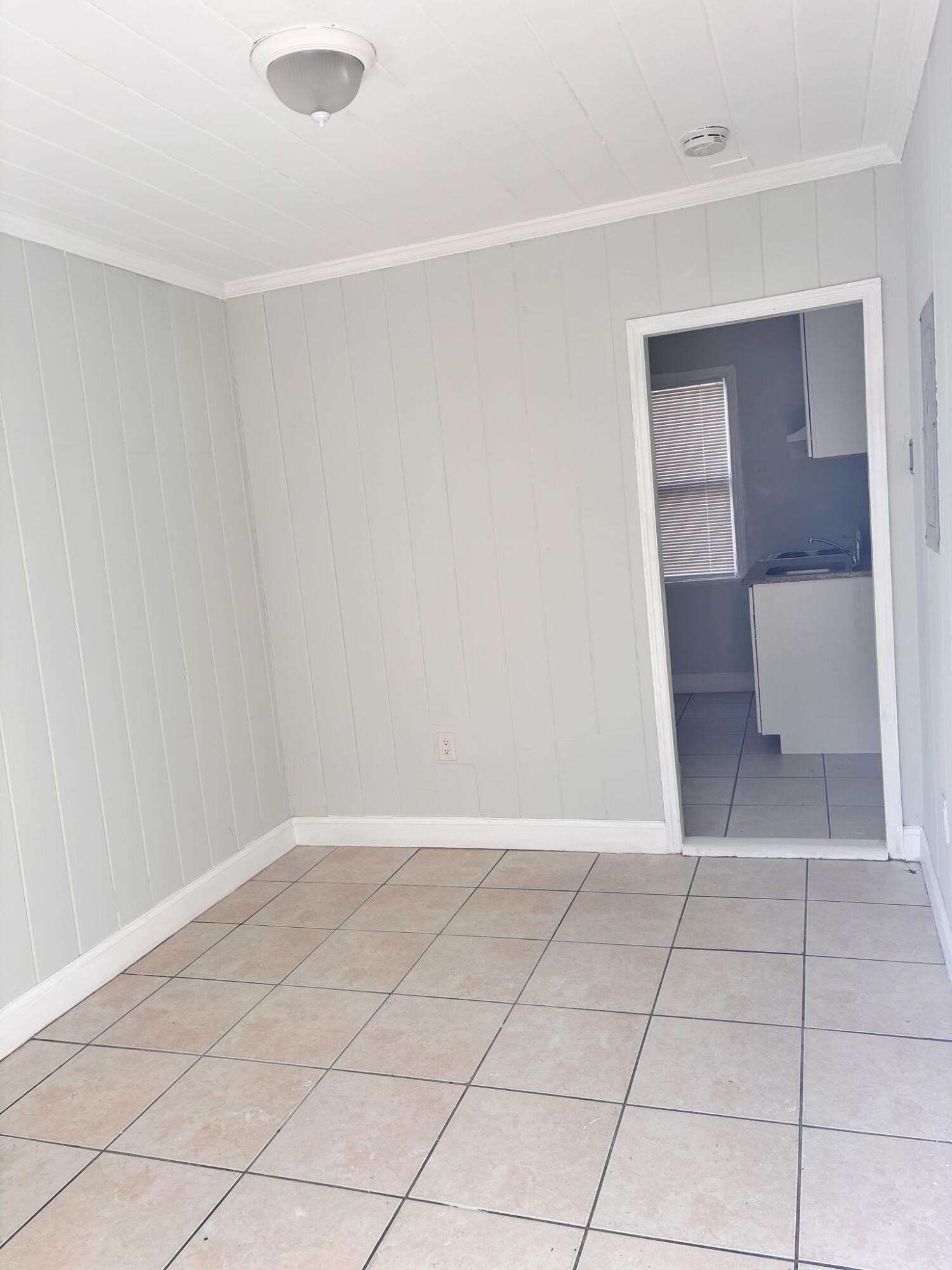 817 7th St – photo 2