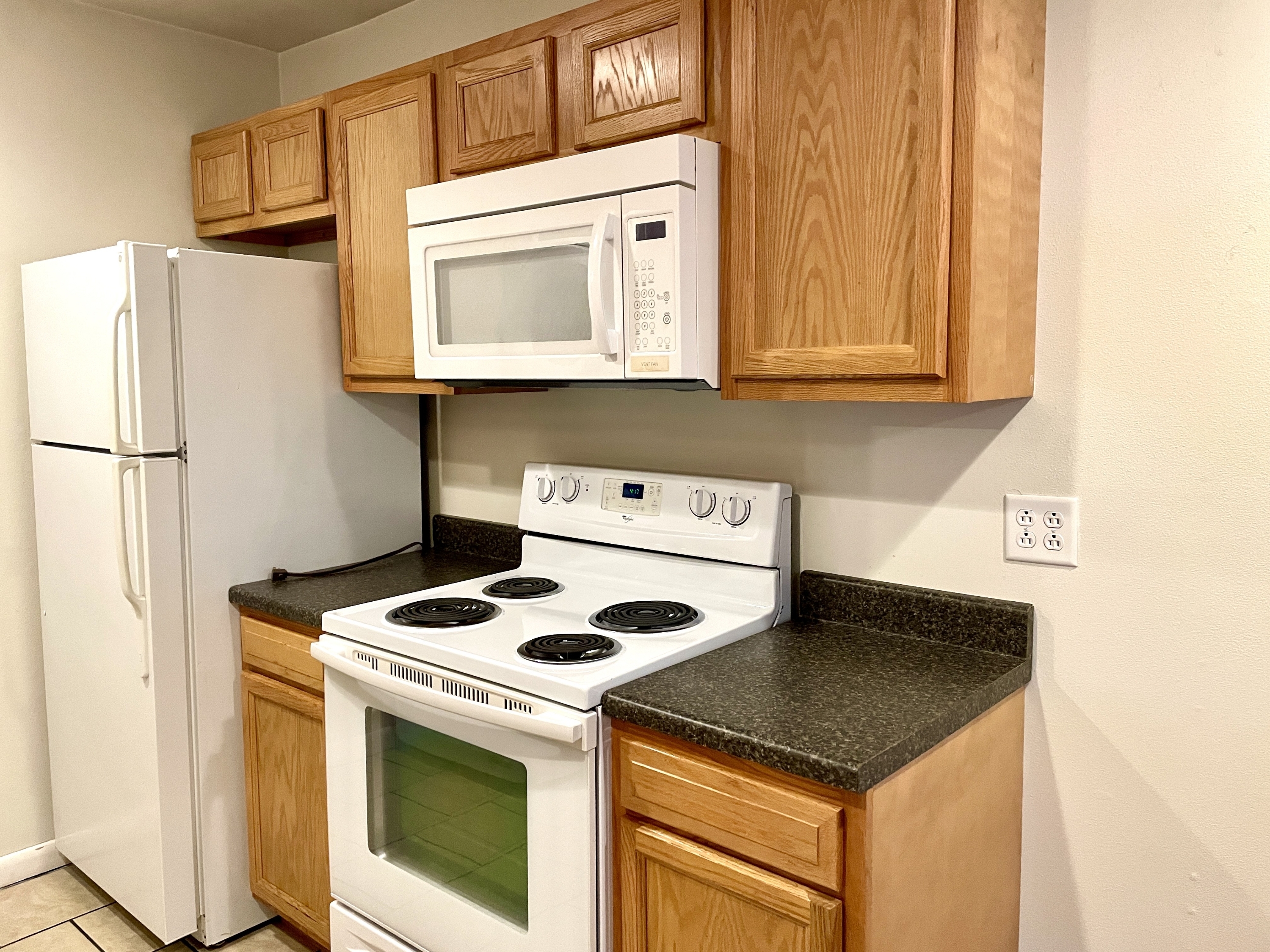404 E College St unit # 4 – photo 1