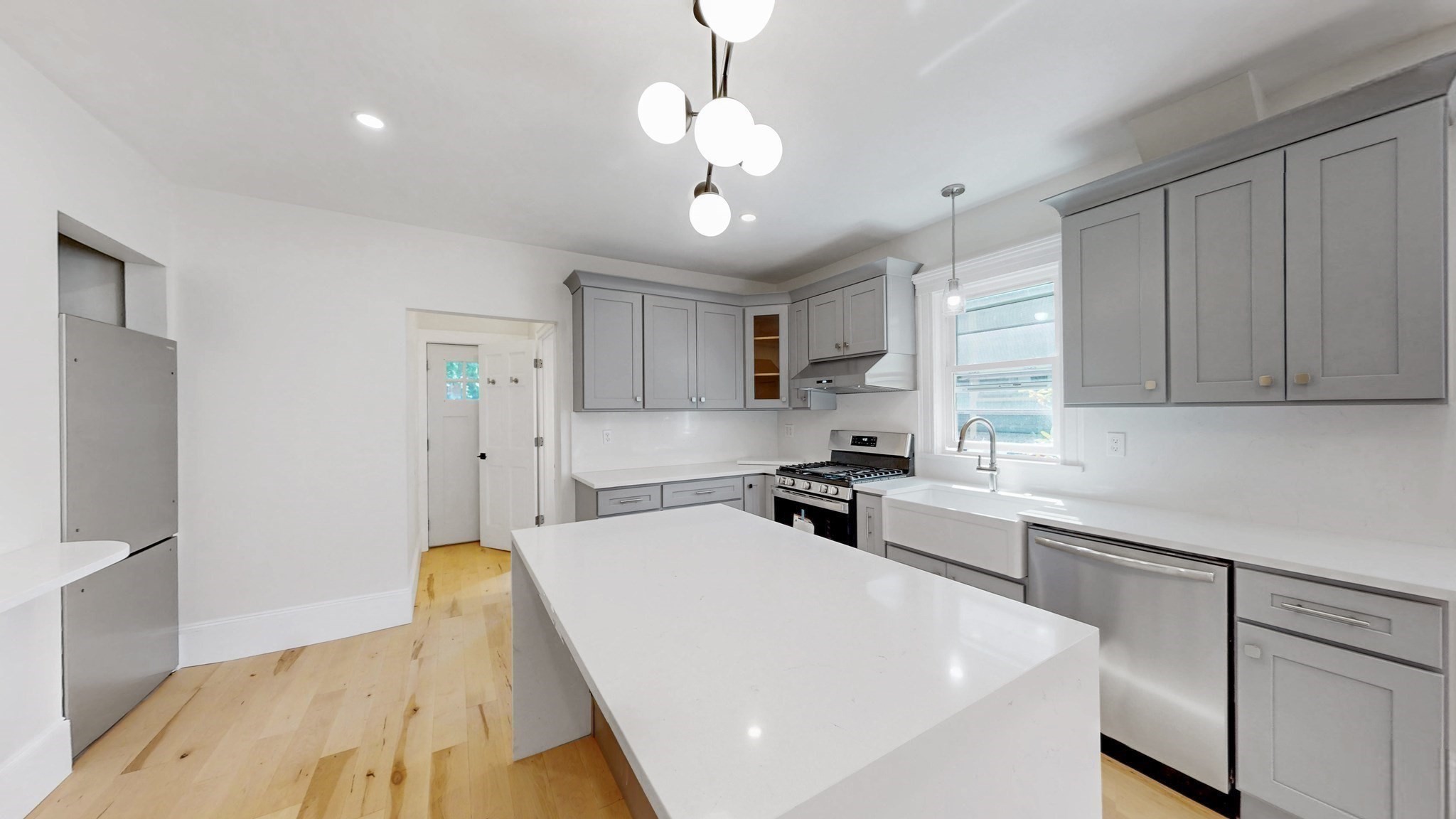 294 Park St unit 294 – photo 2