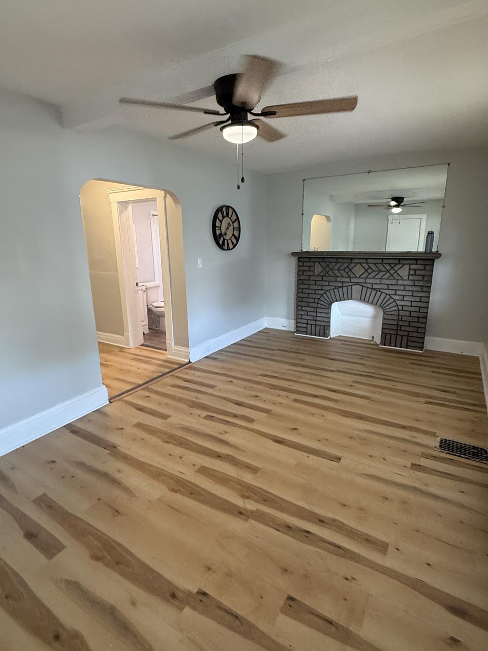 3917 Clybourne Ave unit UP – photo 3
