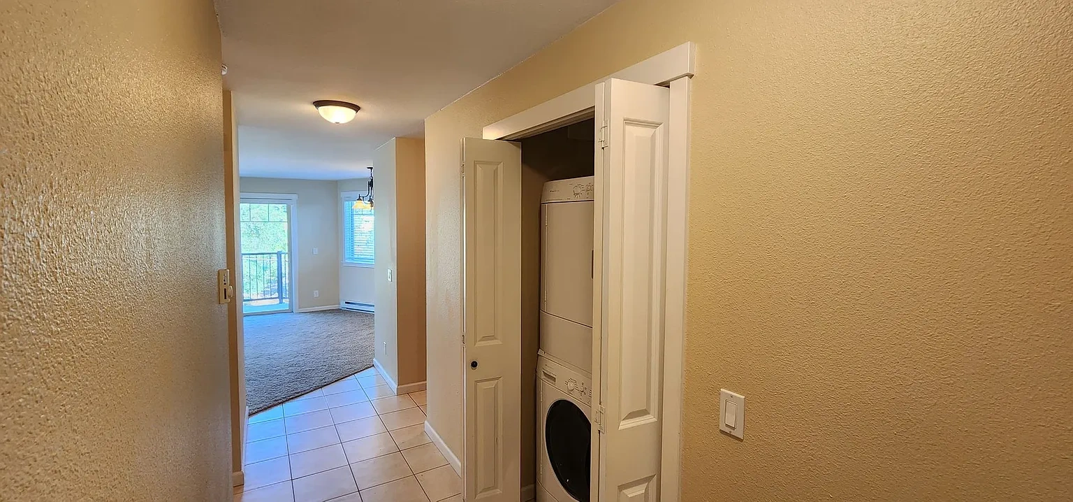 Westridge Apartments – photo 1