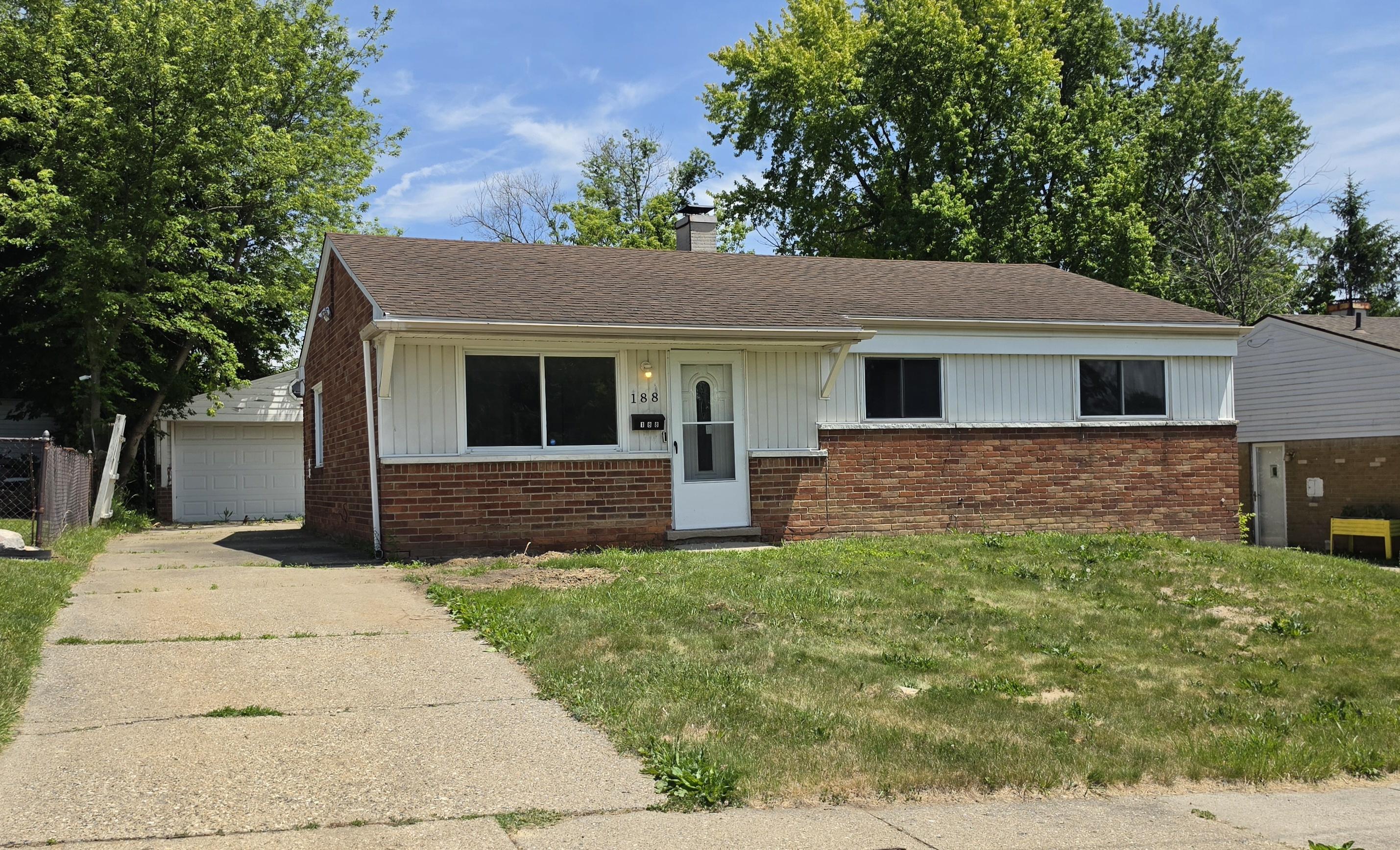 188 Vernon Dr – photo 2