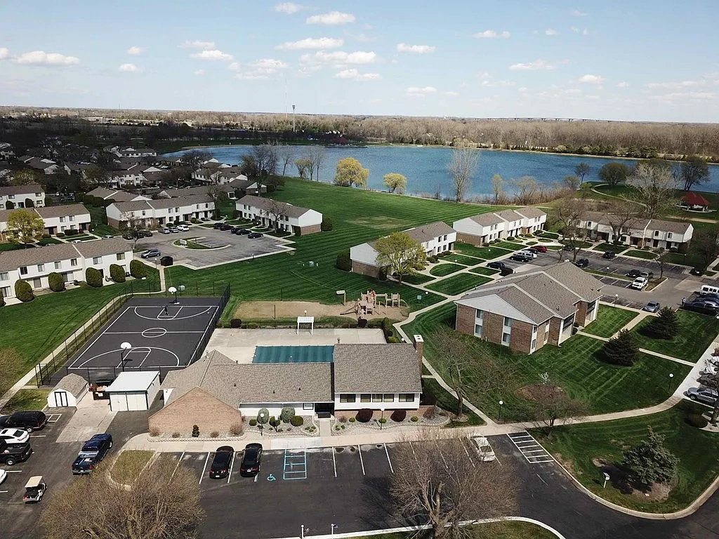 Waterside Apartments – photo 4