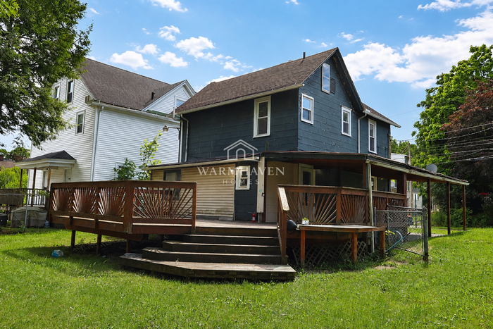 123 Gale St – photo 2