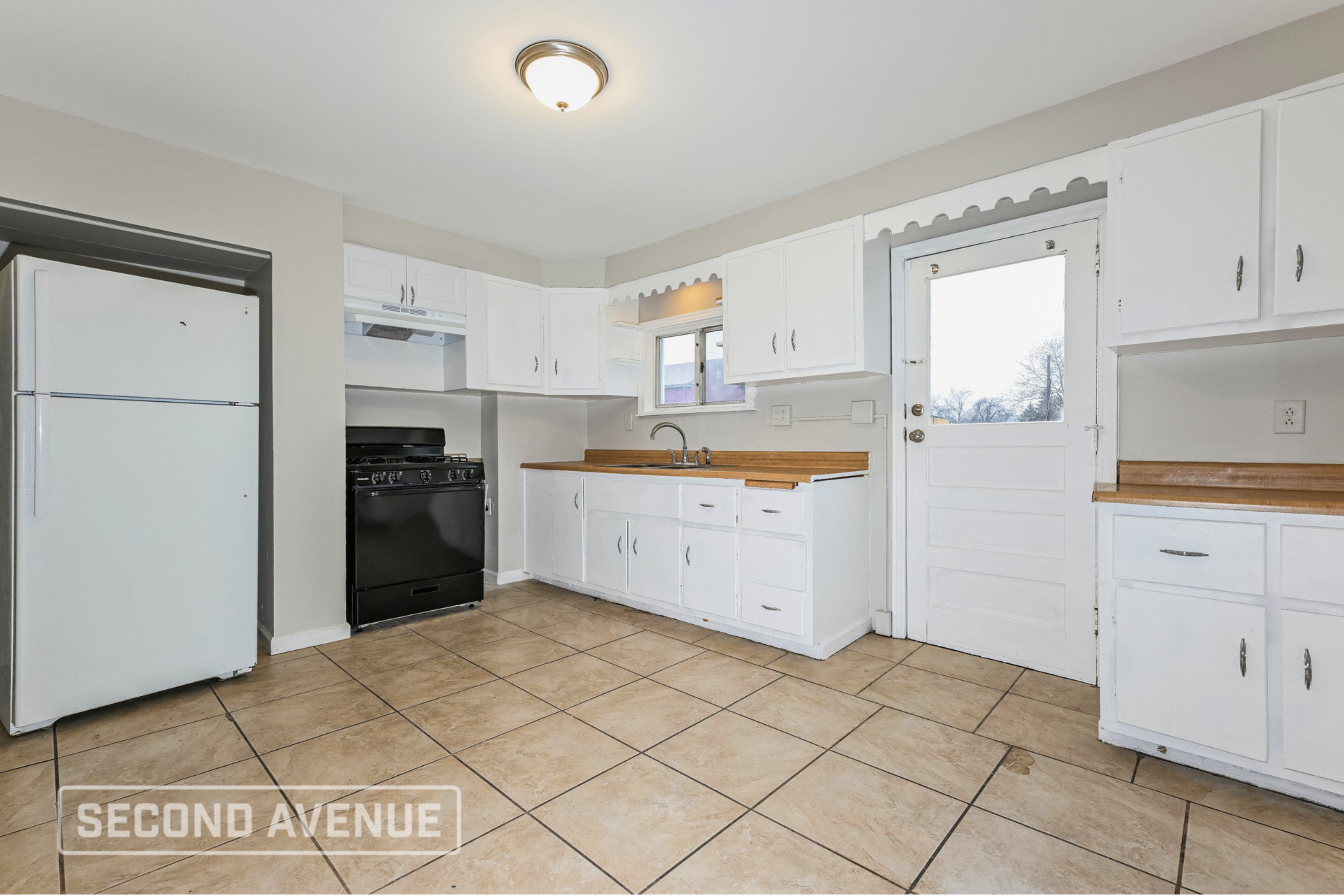 127 E 15th Ave – photo 2