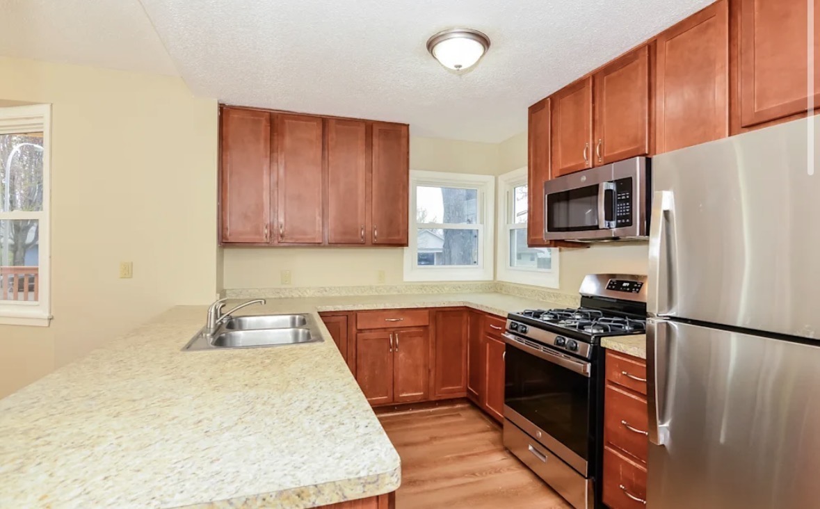 324 11th St SW – photo 2