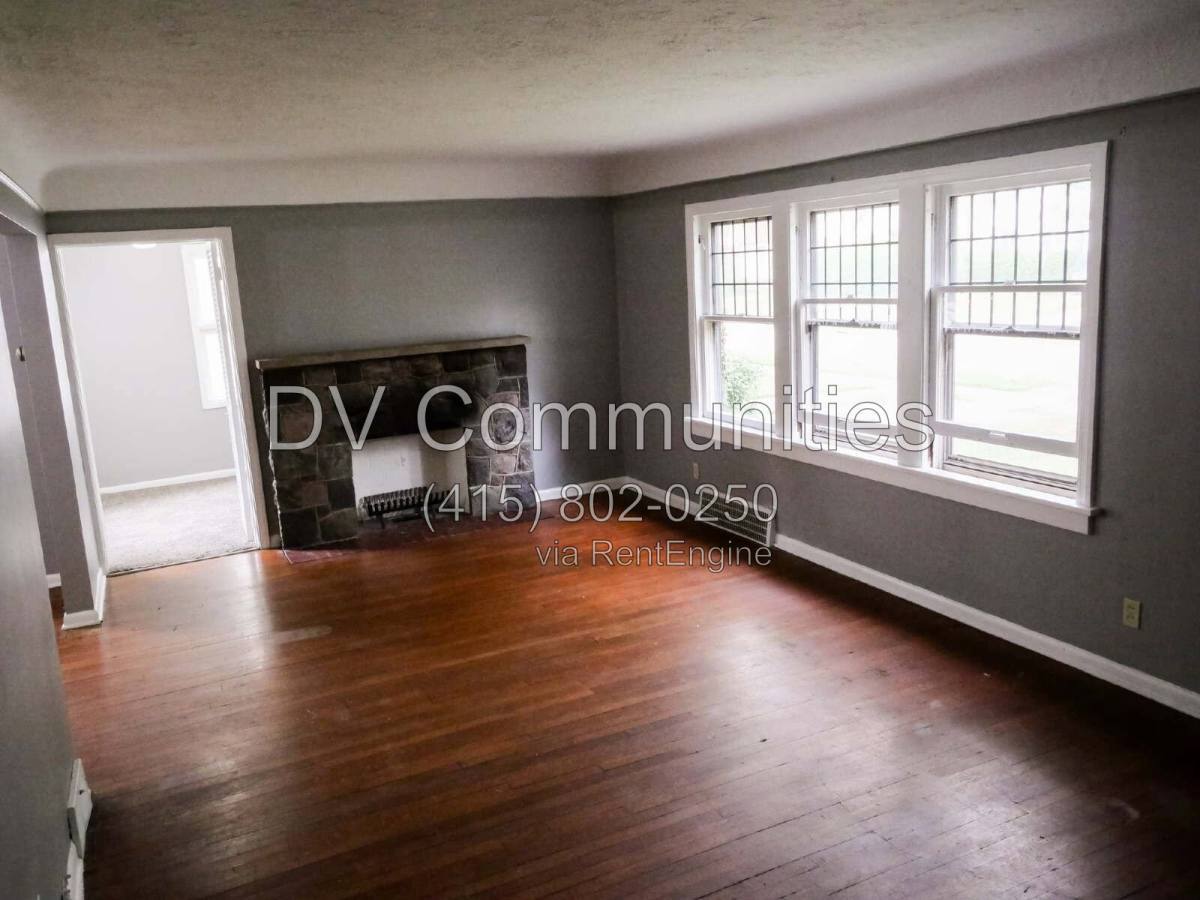 1504 Sherbrook Rd – photo 5