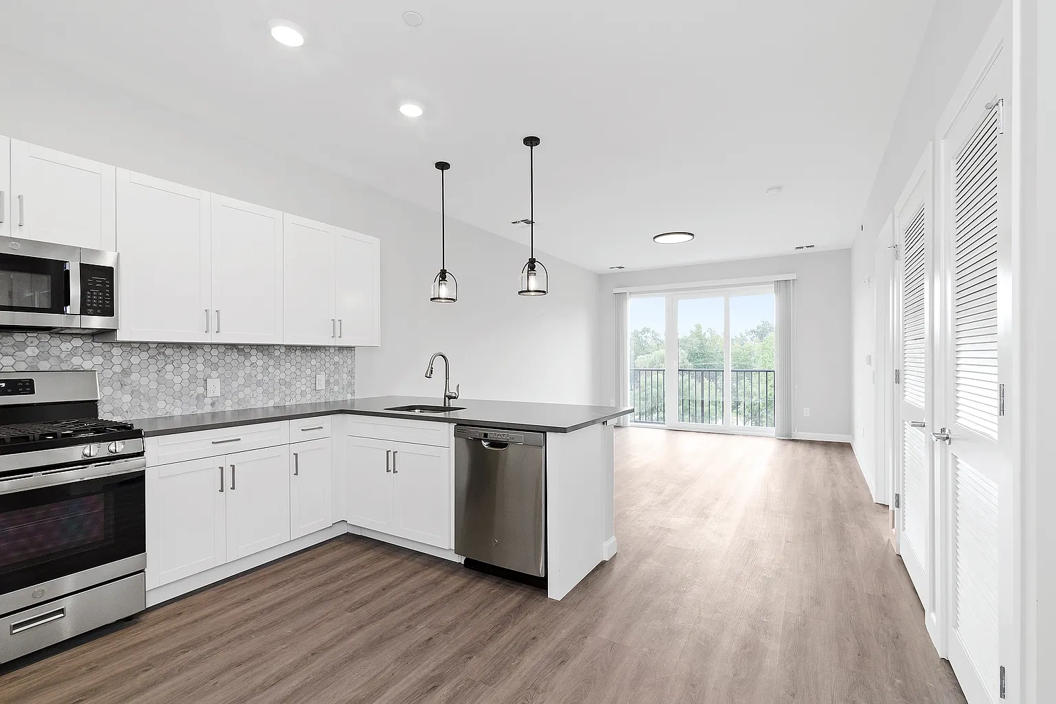Whippany Village Apartments – photo 1