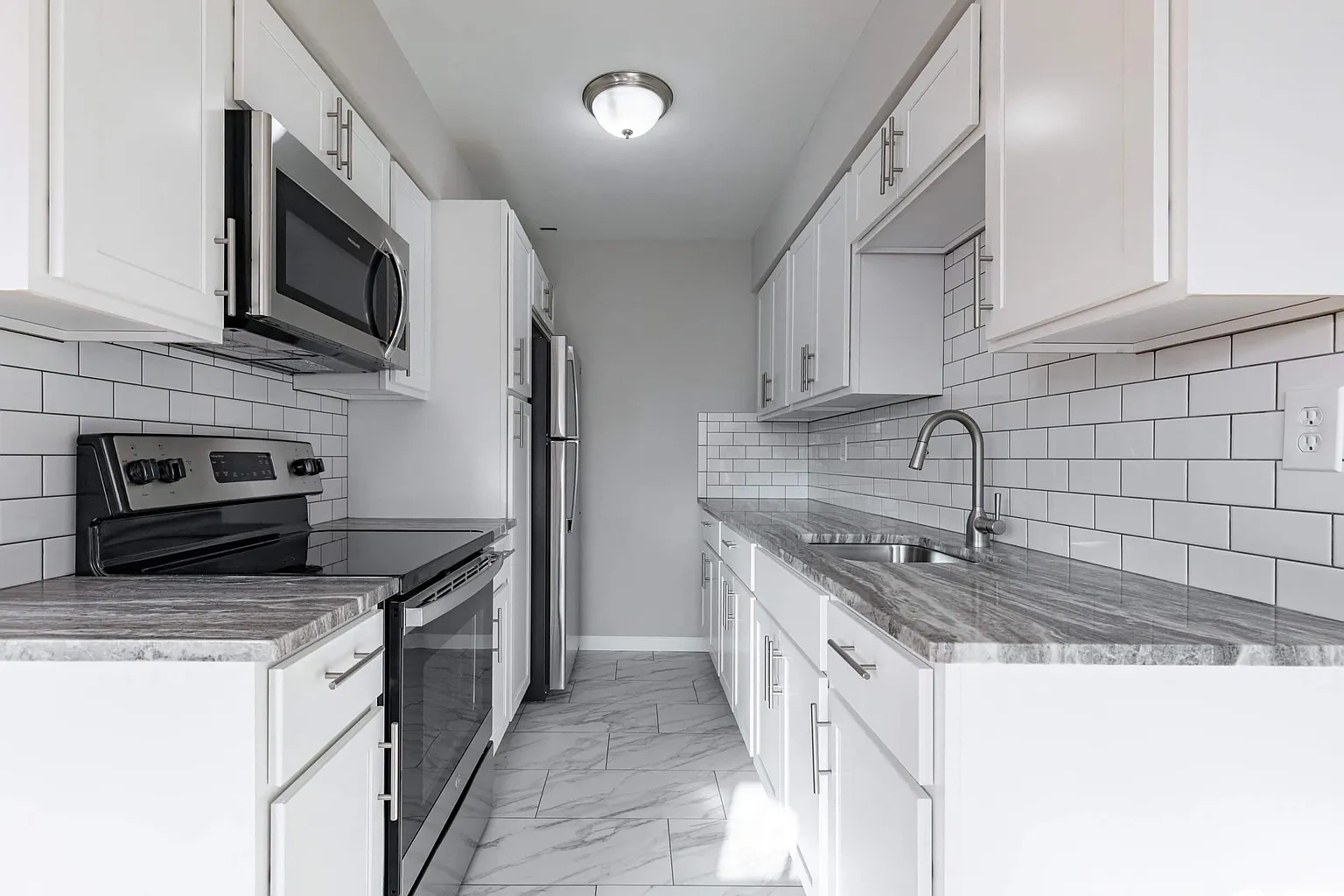 55 Carroll Apartments – photo 2
