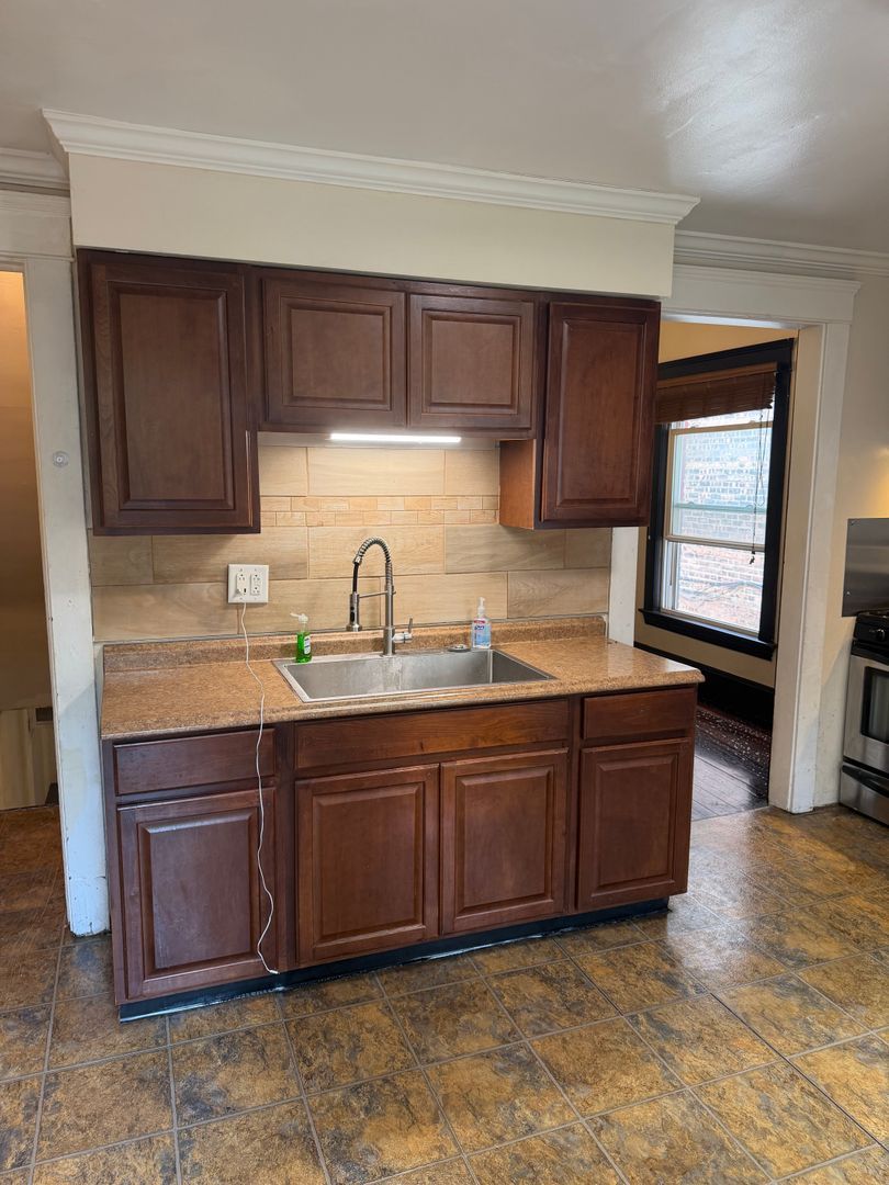 1315 W 85th St unit 1311 – photo 1