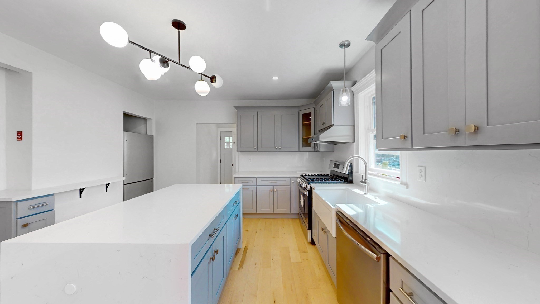 294 Park St unit 294 – photo 3