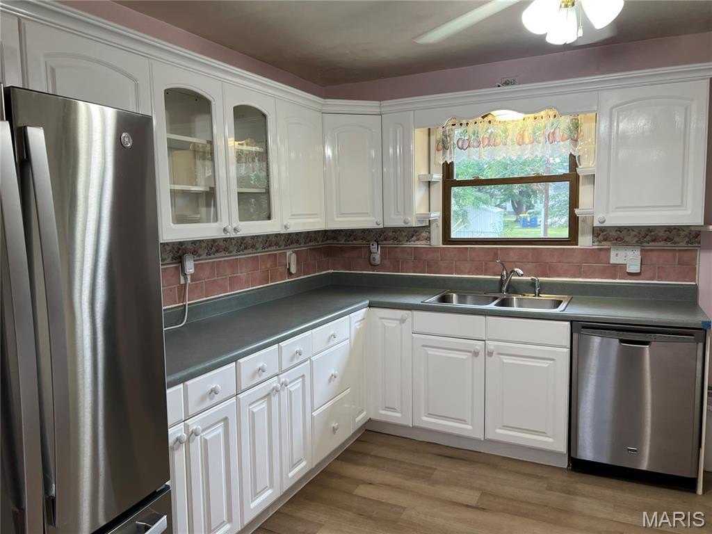 415 Roanoke Dr – photo 3