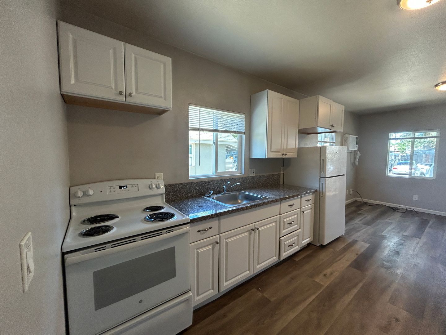 624 J St unit 624 J Street – photo 4