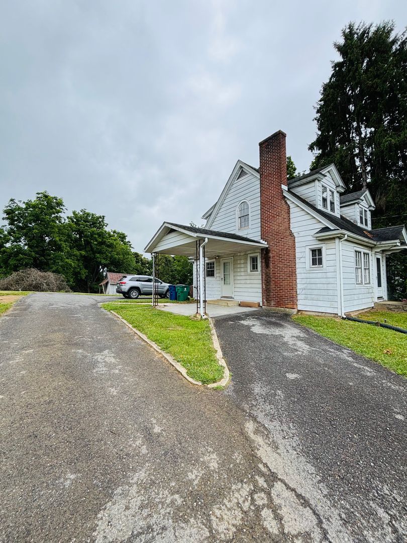 1410 N Main St – photo 2