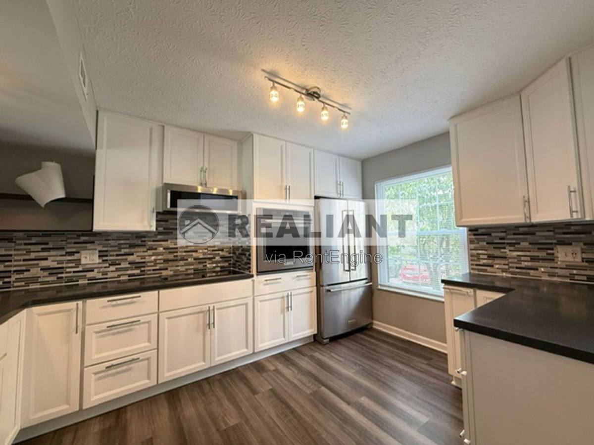 6446 Linkview Ct – photo 3