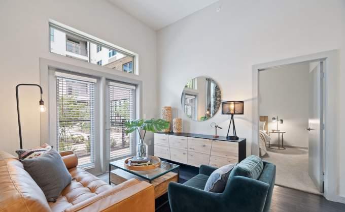 705 Waverly St – photo 4