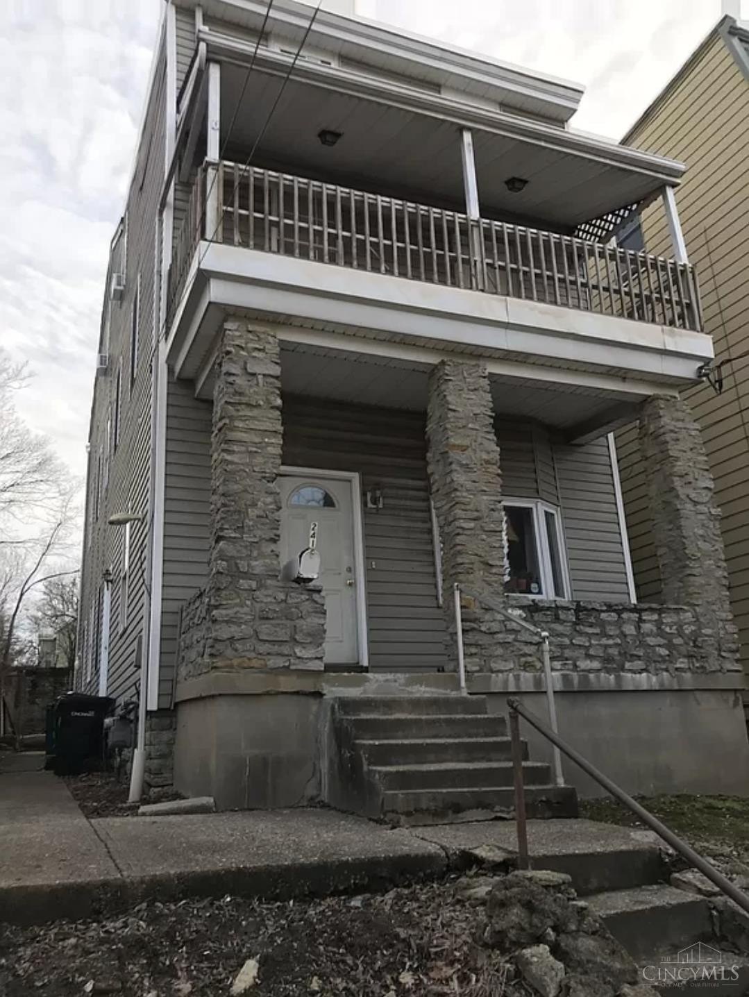 241 E University Ave – photo 1