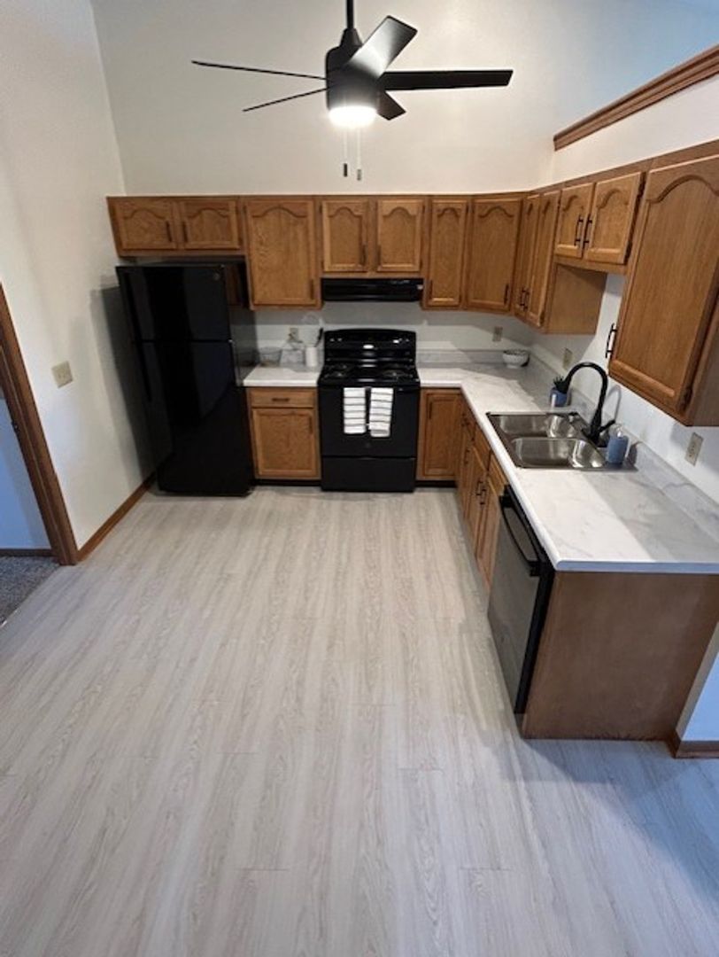 1565 Wayne St unit 1565-A Wayne St – photo 4