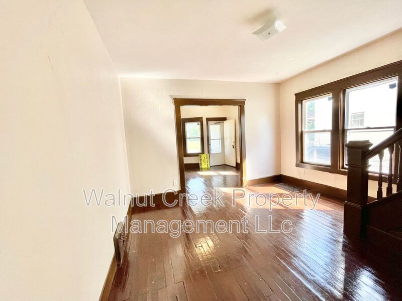 1818 E 29th St unit 1816 1818 – photo 5