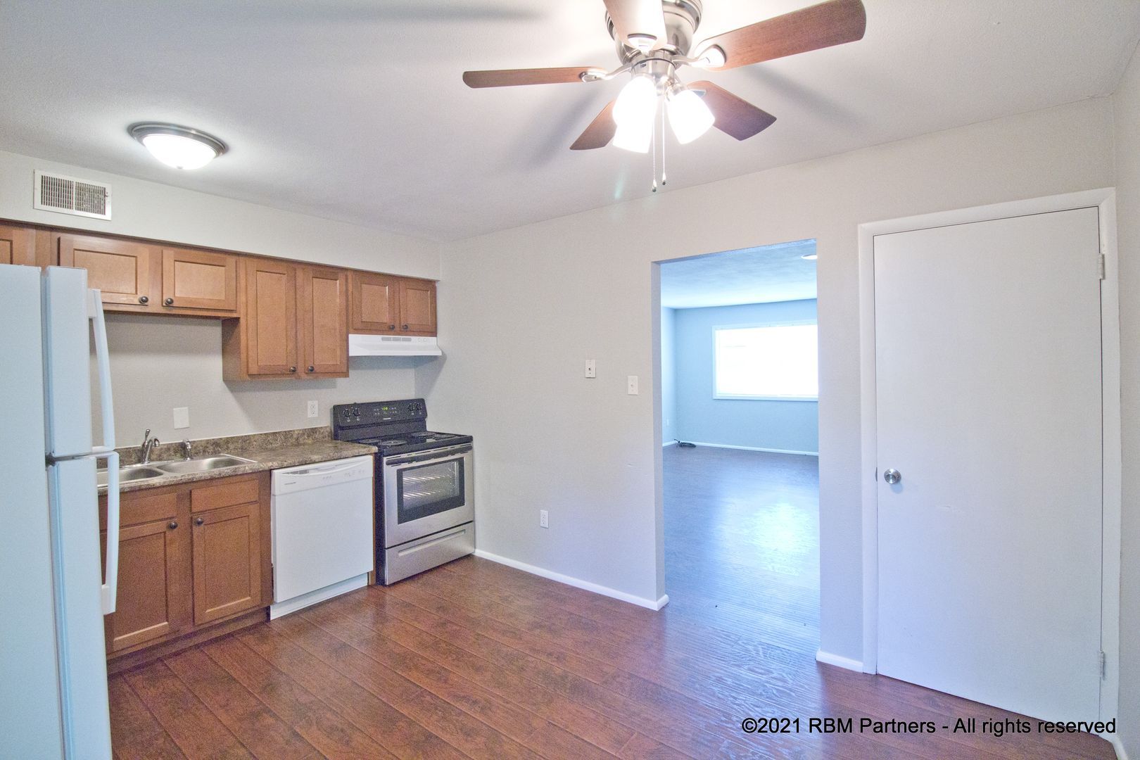1500 Schiller Ave unit 1514-6 – photo 2