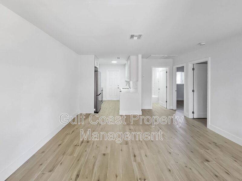 518 12th St W unit A – photo 4