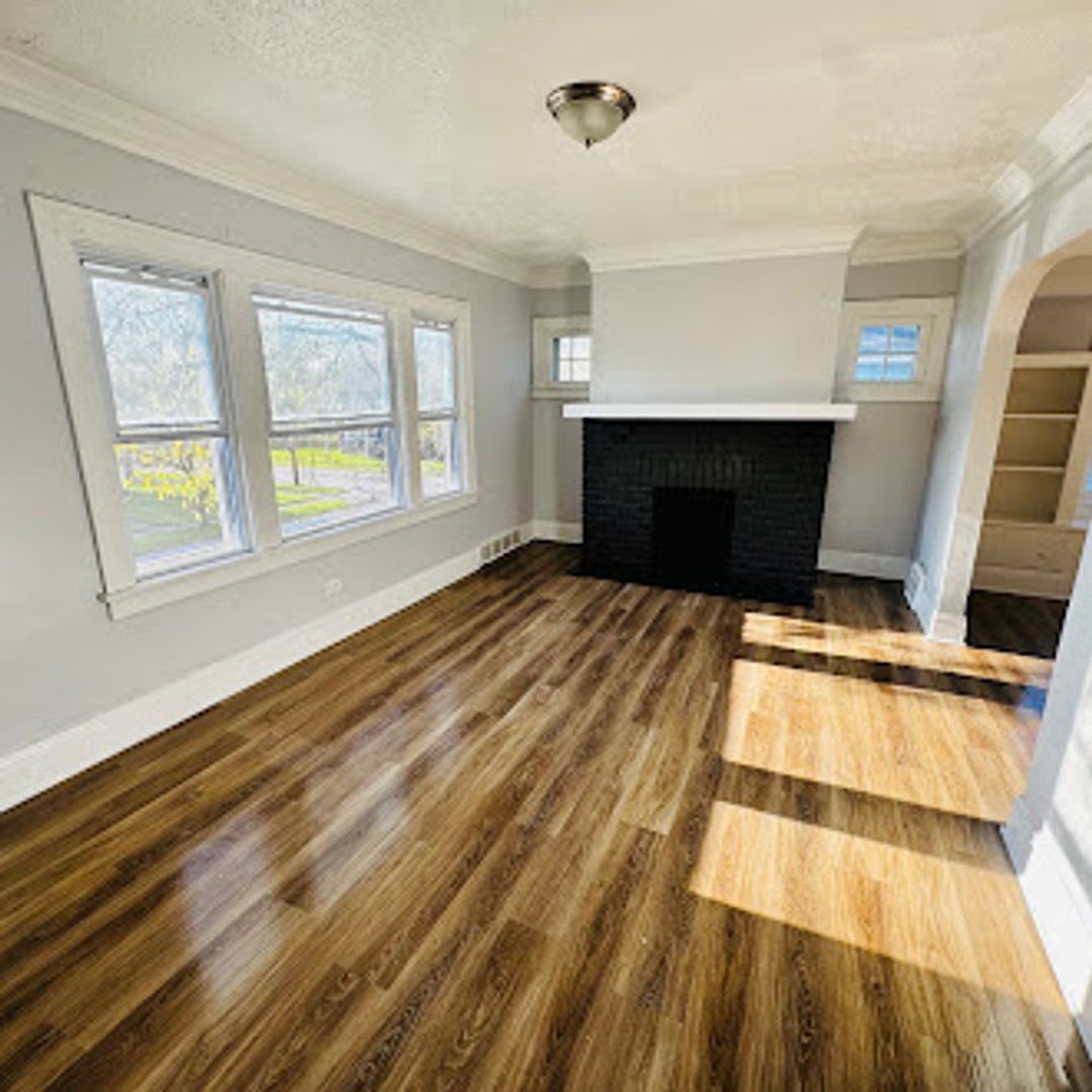 1333 E 188th St unit 1333 E 188th Unit 2 – photo 4