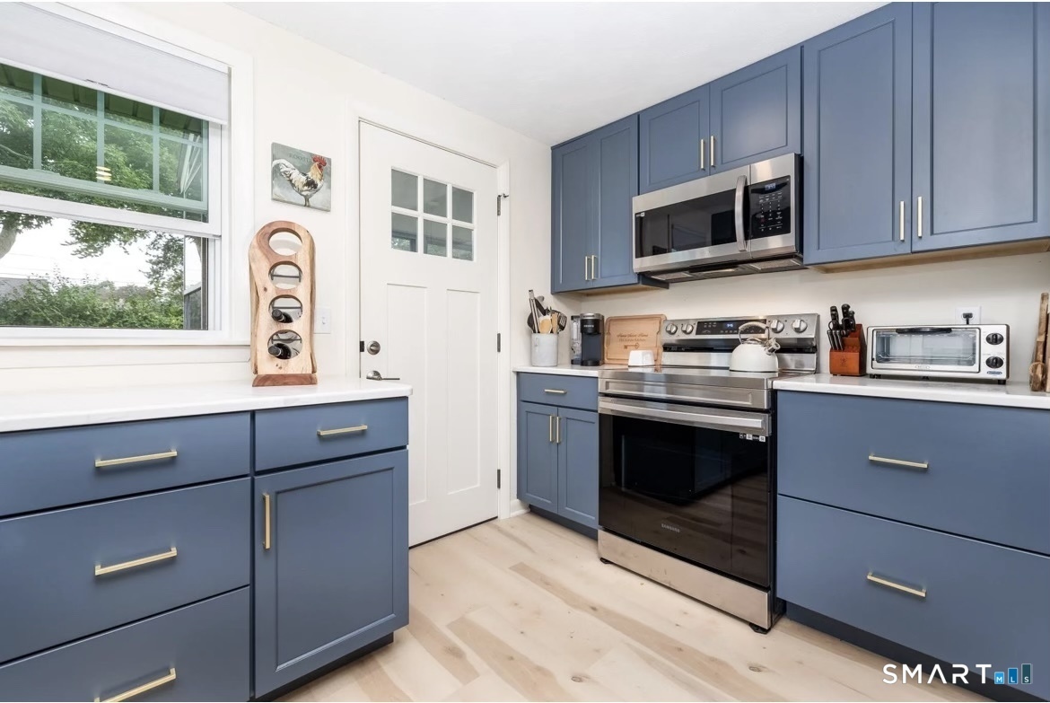 30 Mohican Rd – photo 2