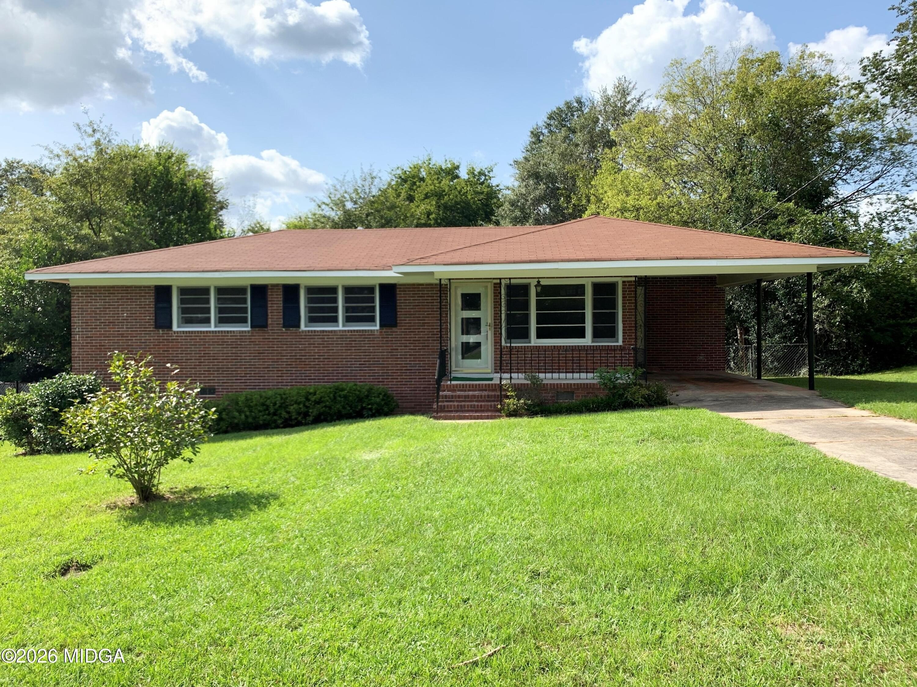 3240 Commodore Dr – photo 1