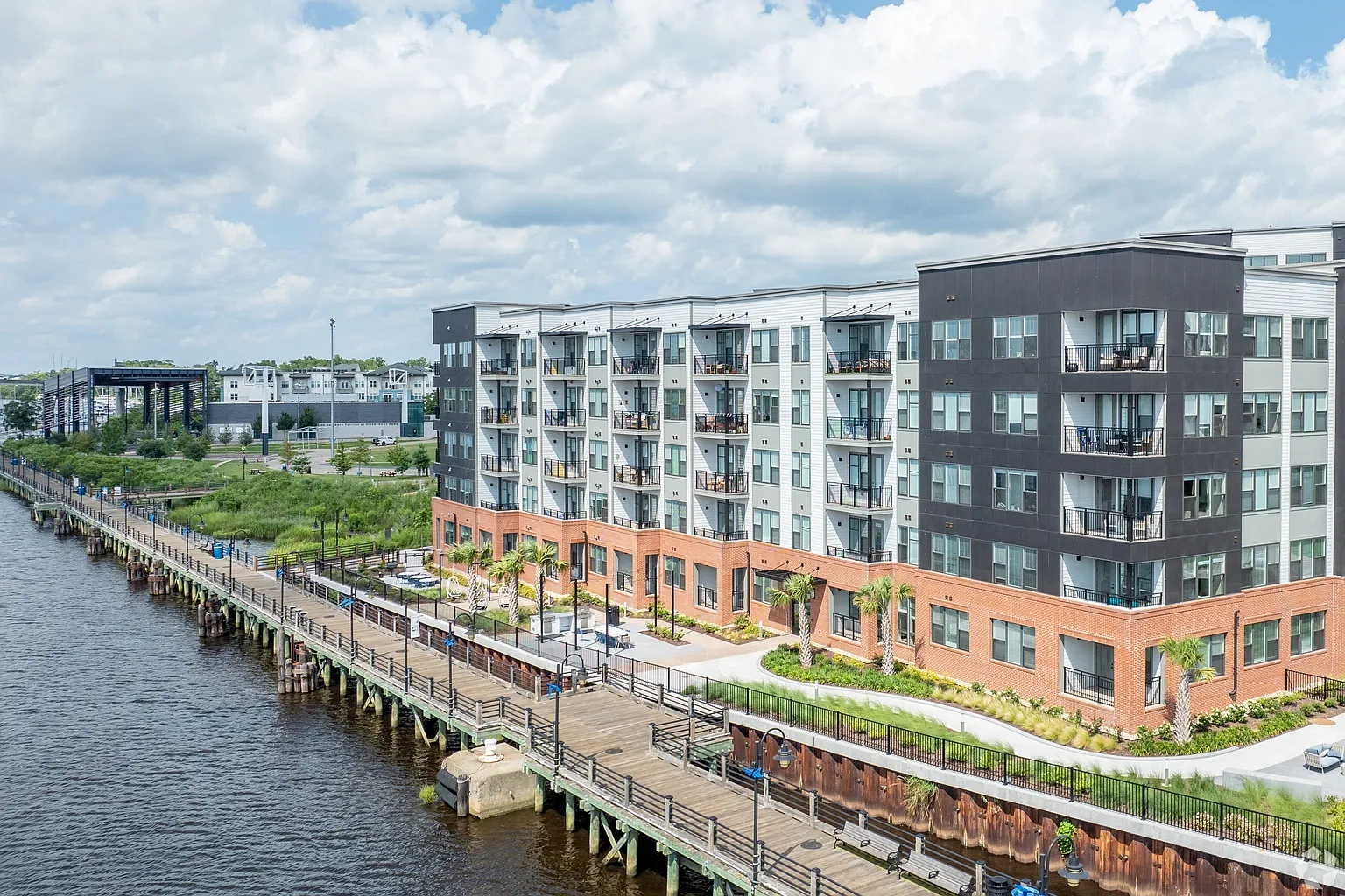 Metropolitan at the Riverwalk – photo 3
