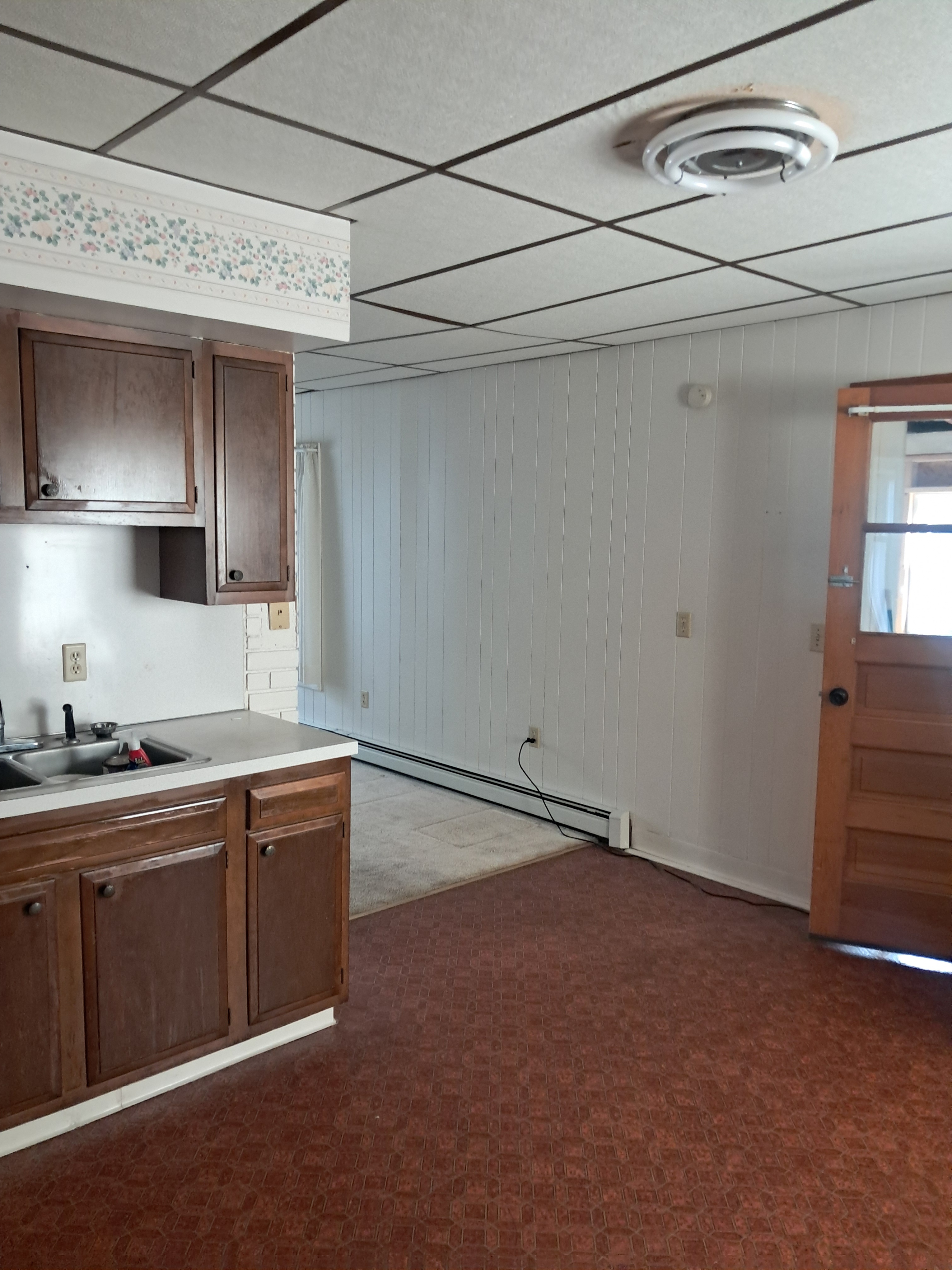 253 Hudson Ave – photo 1